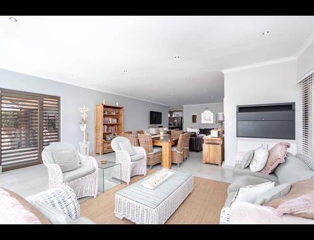 2 BEDROOM PROPERTY TO RENT IN SUNWARD PARK